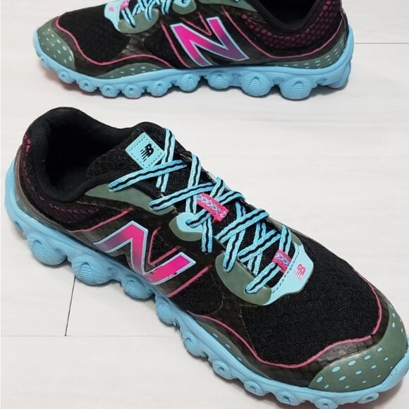 𝅺NEW Balance Minimus Running Shoes - Picture 4 of 13